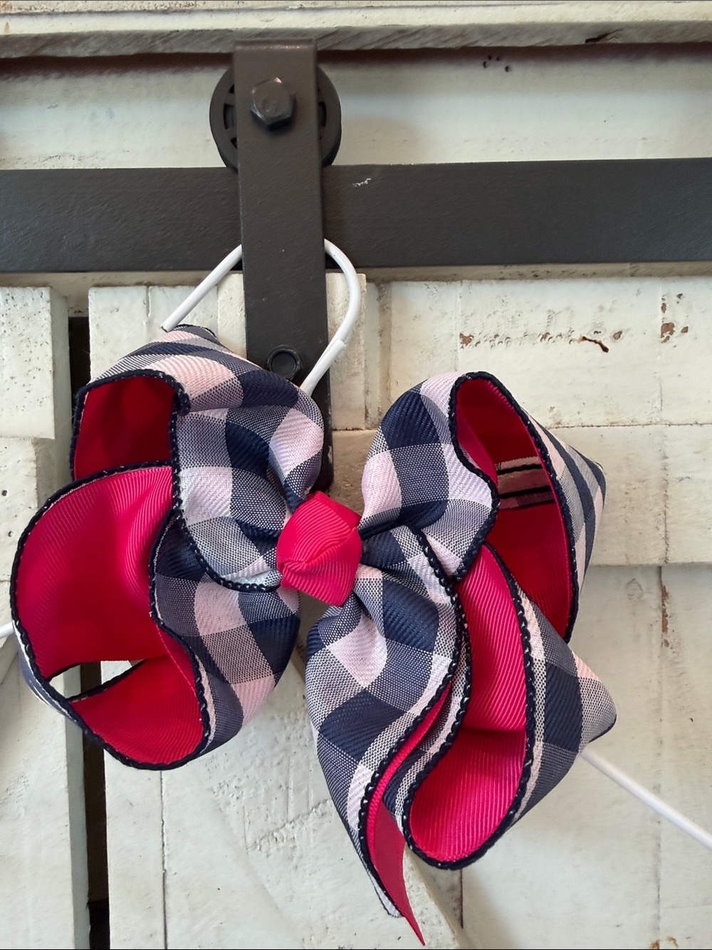 Navy & White Checked Bow Hot pink lined
